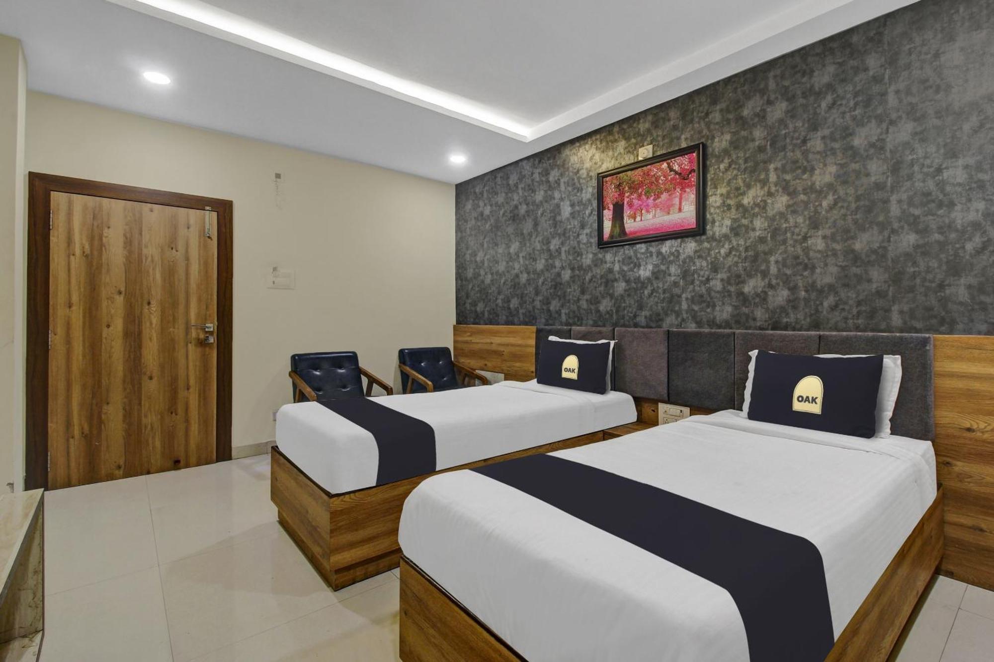 Mancherāl Collection O Hotel Swagath Pride מראה חיצוני תמונה