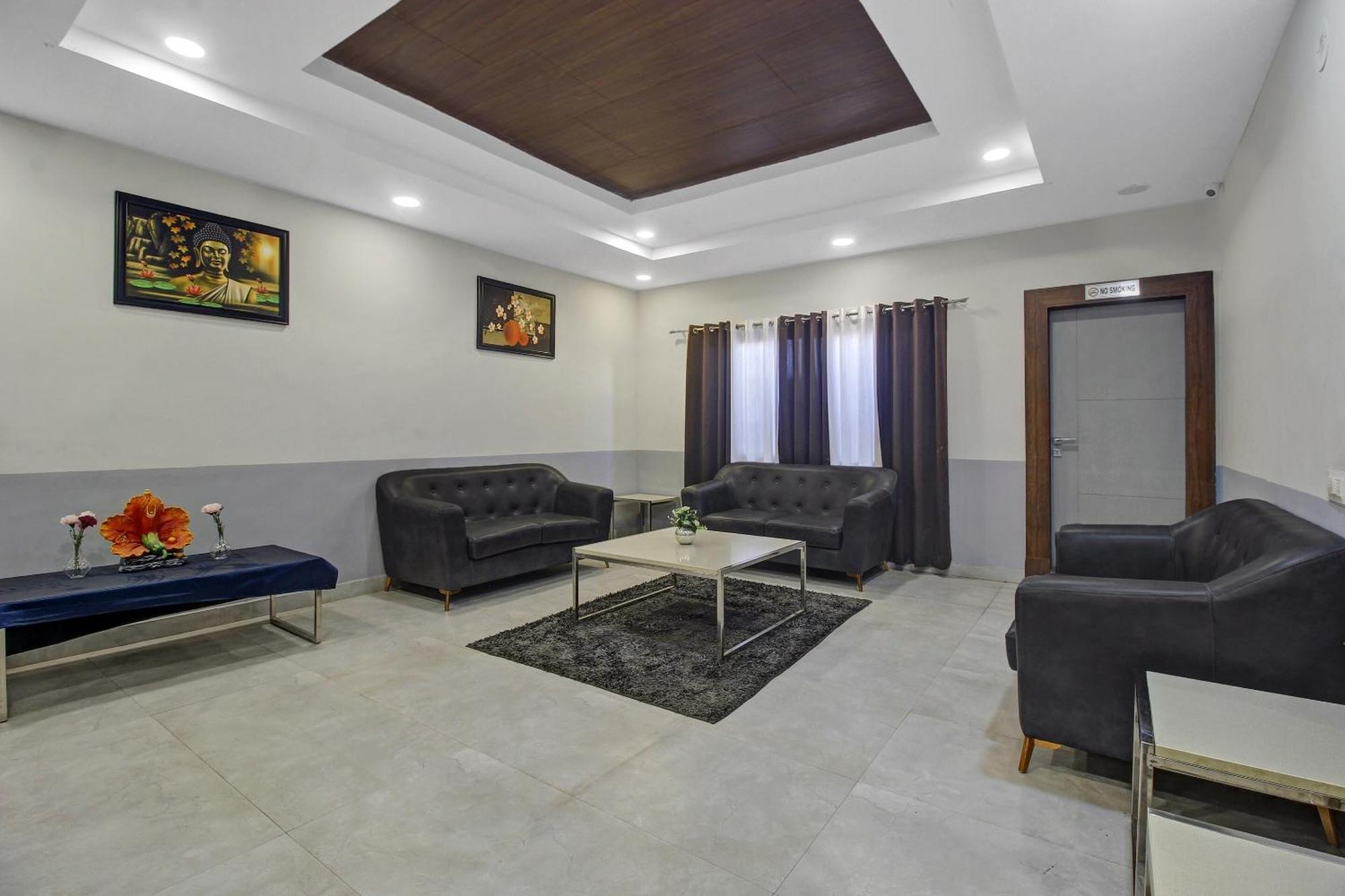 Mancherāl Collection O Hotel Swagath Pride מראה חיצוני תמונה