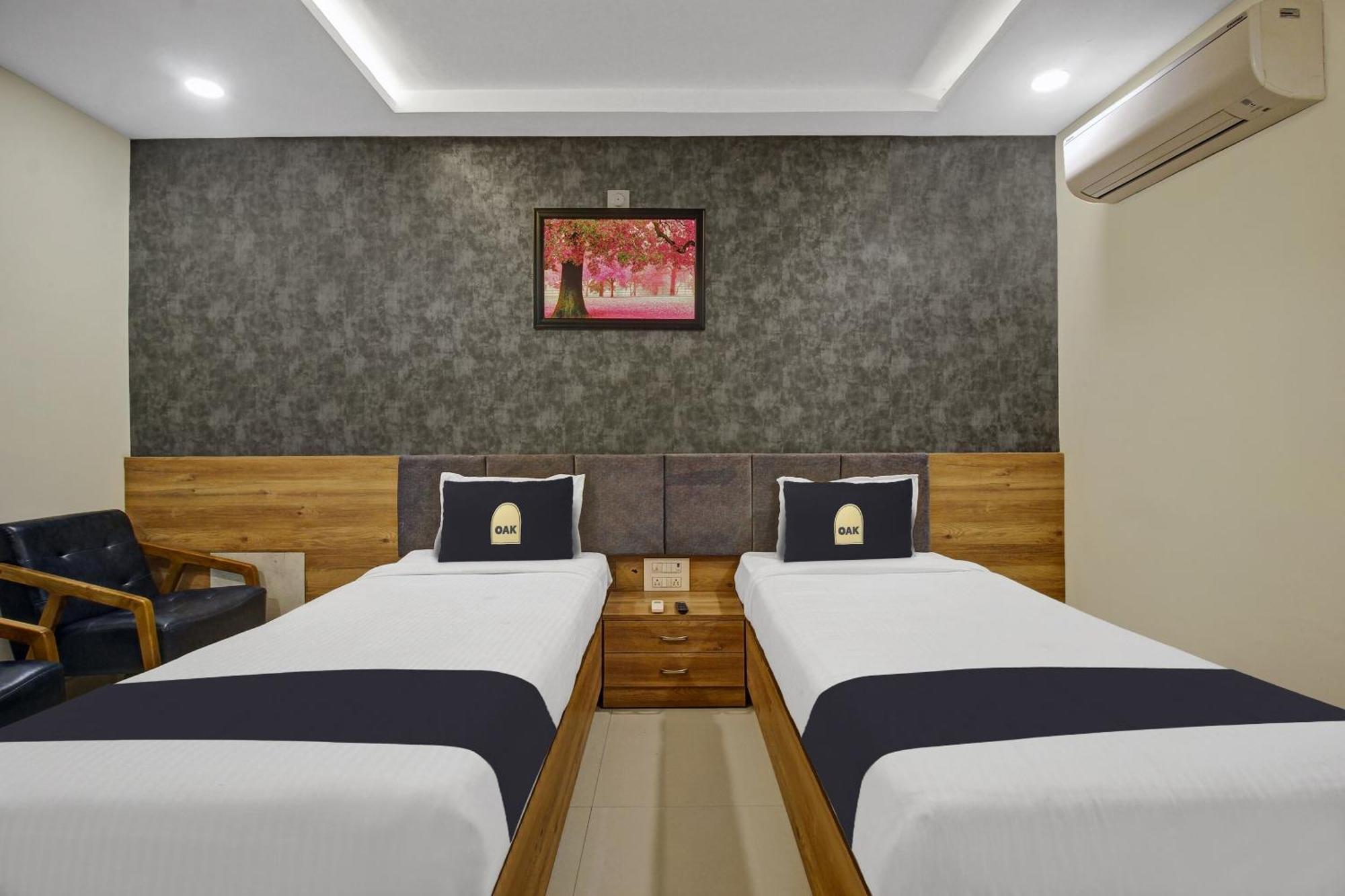 Mancherāl Collection O Hotel Swagath Pride מראה חיצוני תמונה